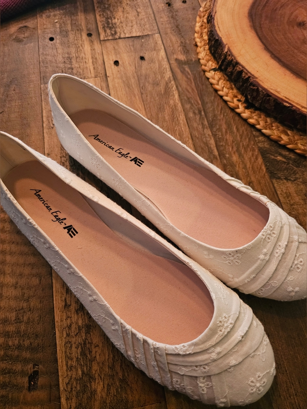 American Eagle Outfitters White Floral Embroidered Ballet Flats